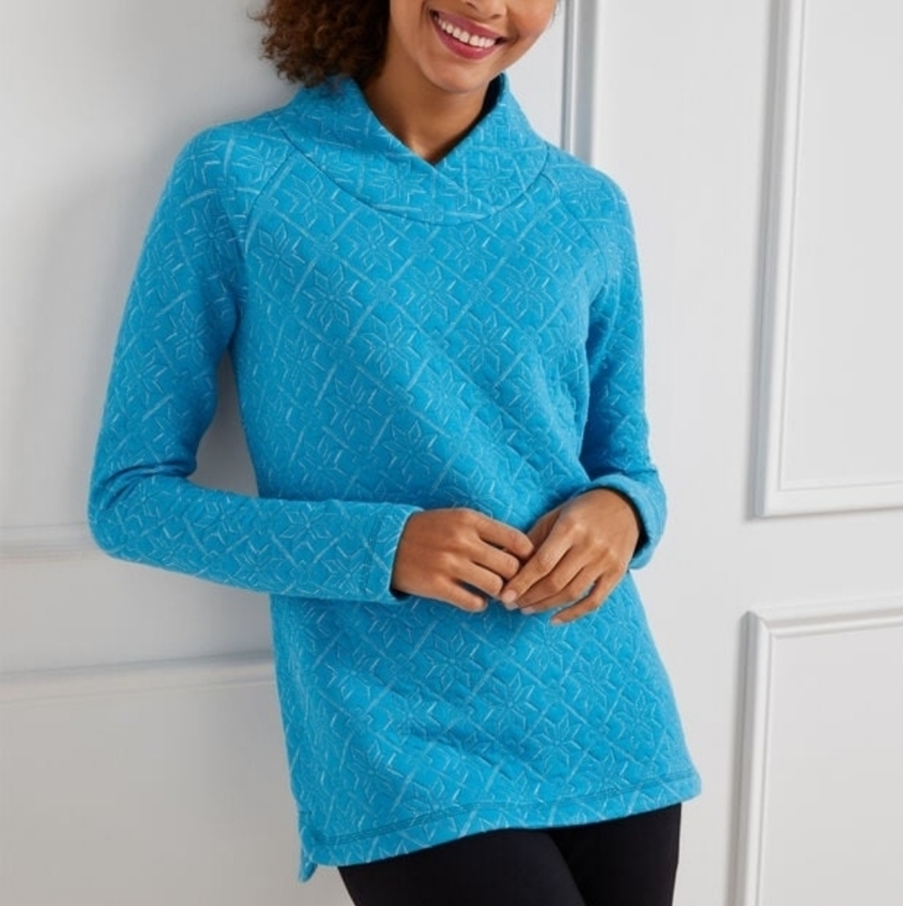 T by Talbots Embroidered Snowflake Cozy Quilted Mock Neck  Sweatshirt Size Small